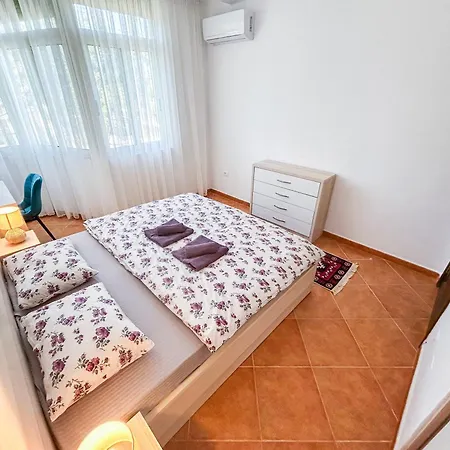 2 Bedroom 1015 Apartment