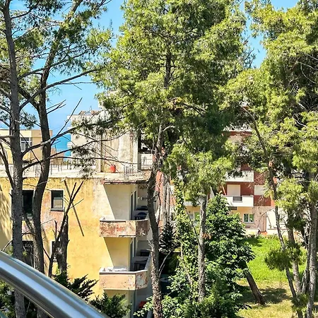 Apartment 2 Bedroom 1015 *