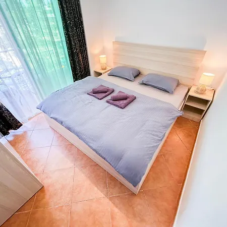 2 Bedroom 1015 *